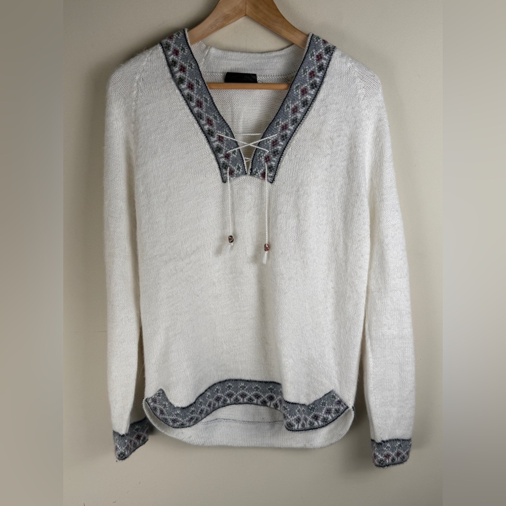 Artesanias "Chaska" ‎ 100% Alpaca White Sweater V-Neck Tassled SOFT
